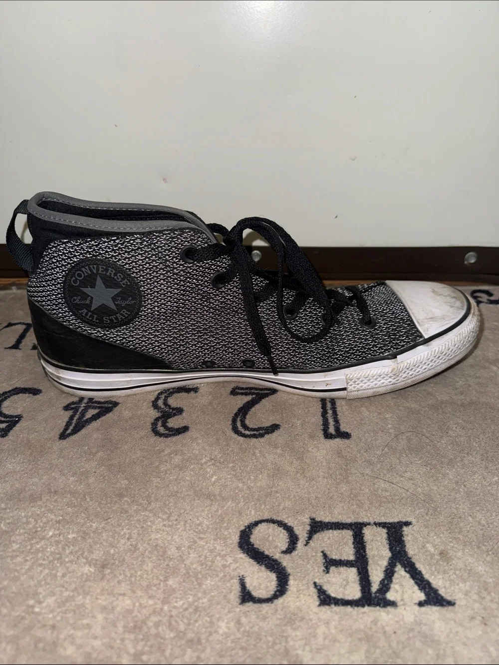 Converse High Top Sneakers M11/W13